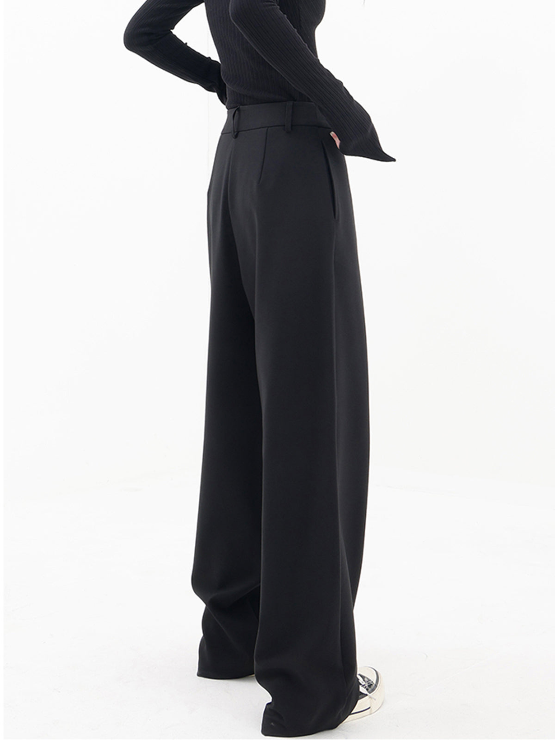 Yuli - Modern Baggy Trousers